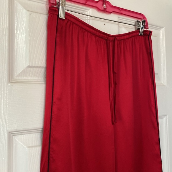 Neiman Marcus Intimates Red 100% Silk Pajamas 2pc Set Bottoms Pants Top Shirt - Picture 14 of 15